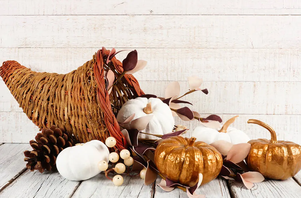 Tips For Making Simple DIY Thanksgiving Decorations